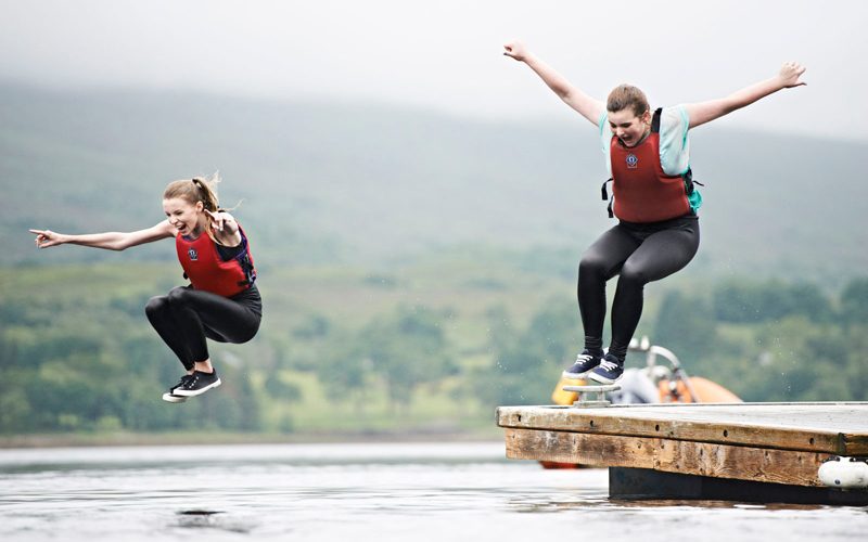 Girls-jetty-jump-jog-dip-locheil-large-800x500